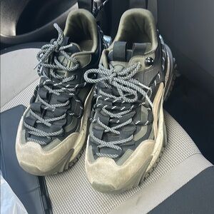 Jacadi Black and Tan Athletic Shoes with Dynamic Design